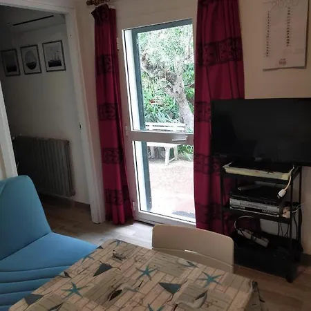 La Dependance In Centro Apartment