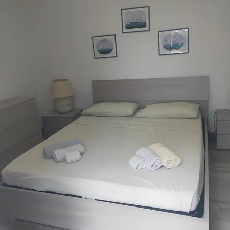 La Dependance In Centro Apartment
