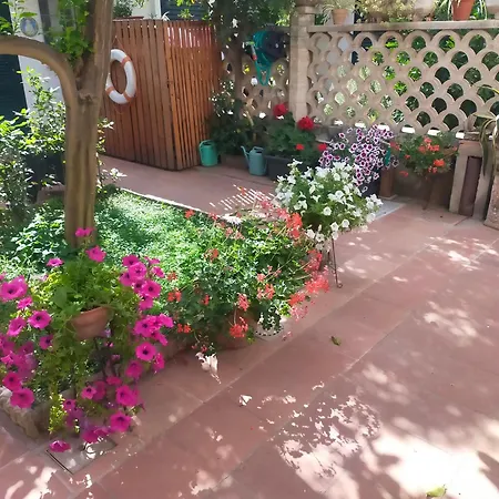 Apartment La Dependance In Centro Follonica